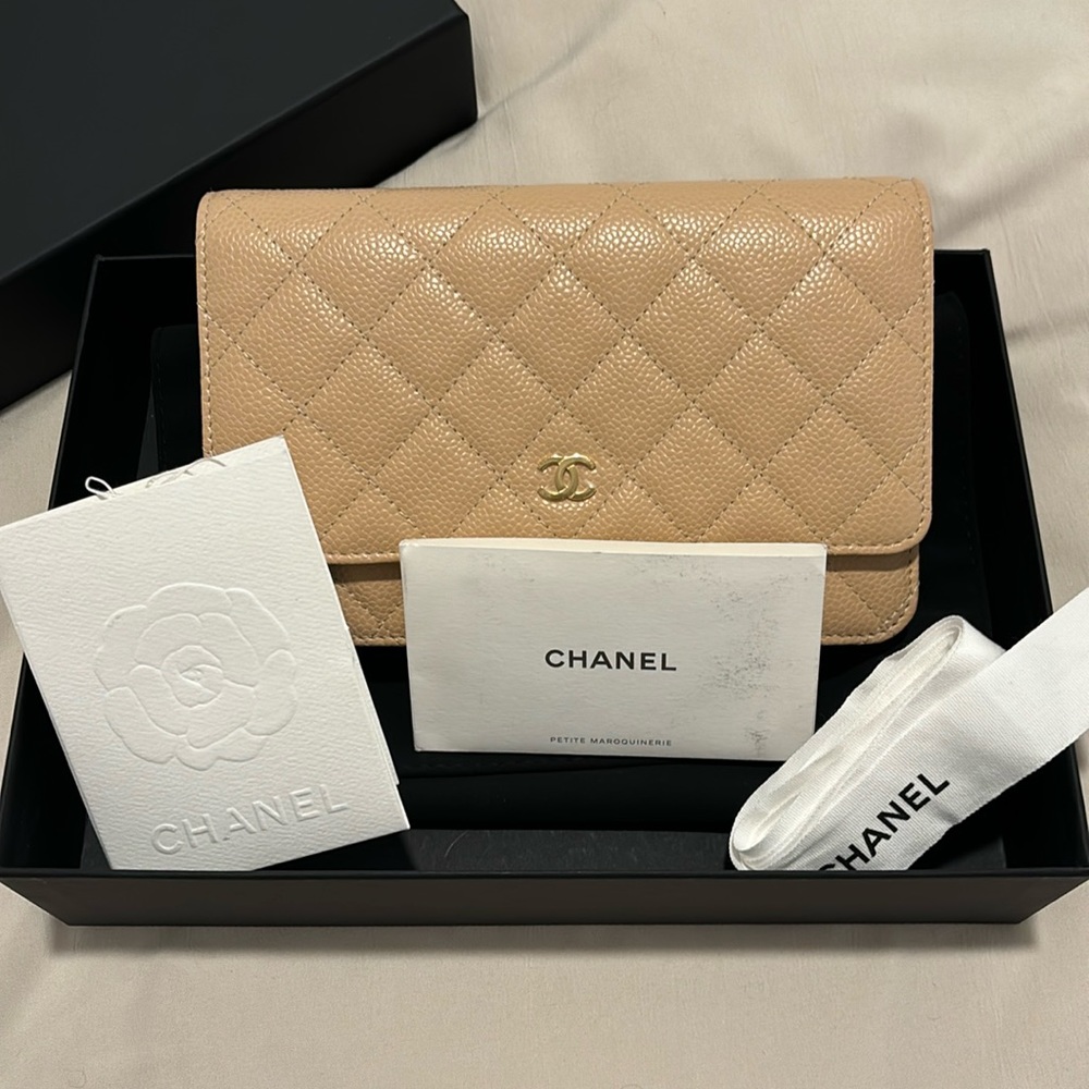 ❌❌SOLD❌❌Chanel Wallet on Chain